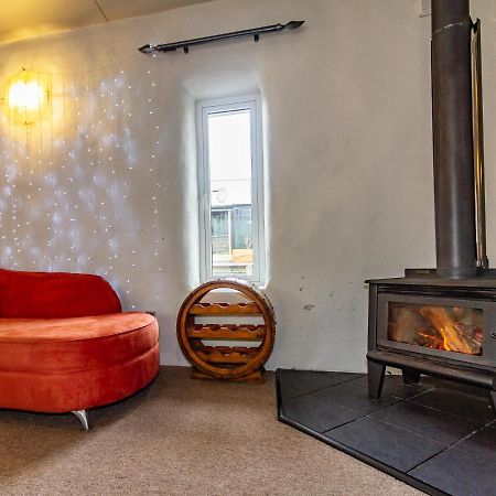 The Grey Straw House - Rangataua Holiday Home โอฮาคูเน ภายนอก รูปภาพ